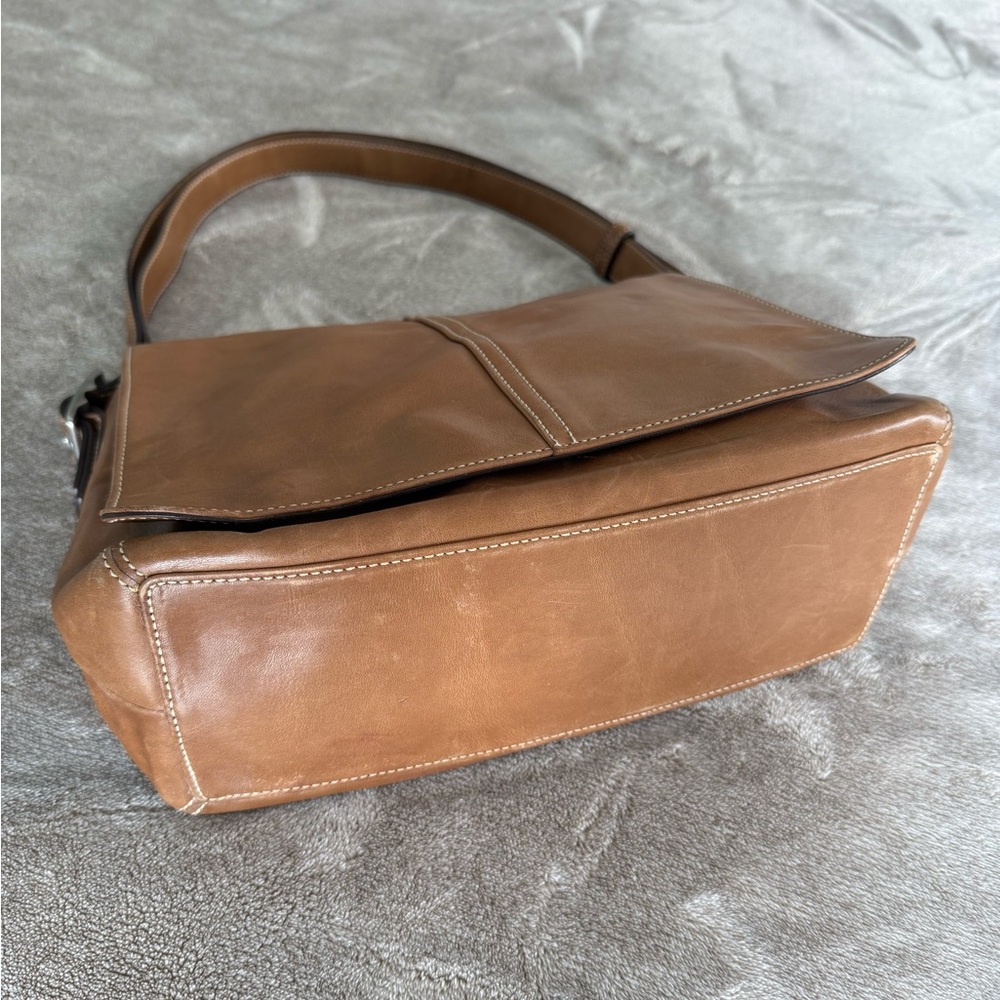 VINTAGE COACH Hampton Tan Leather Flap Shoulder/Crossbody Bag w/ Silver Hardware - Picture 3 of 8